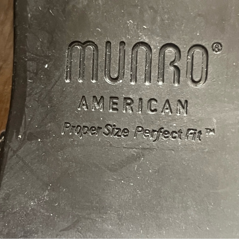 Munro American Leather Sandals – Women’s Size 7 – Comfort Heel - Picture 10 of 12